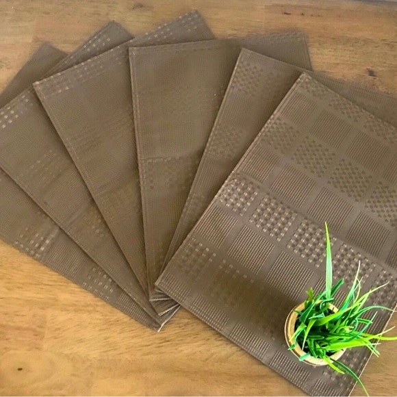 Food Network Brand Cloth Placemats Napkins Set of 12 Mocha Color - Picture 5 of 6